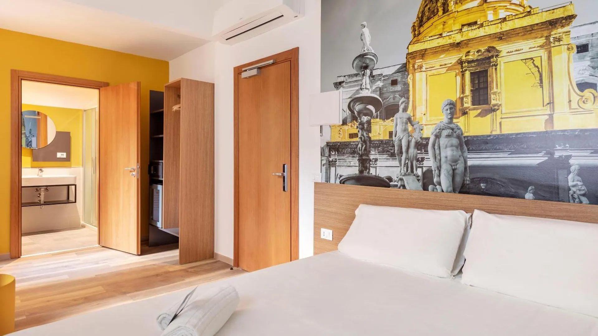 B&B Hotel Palermo Quattro Canti 3*,  Italy